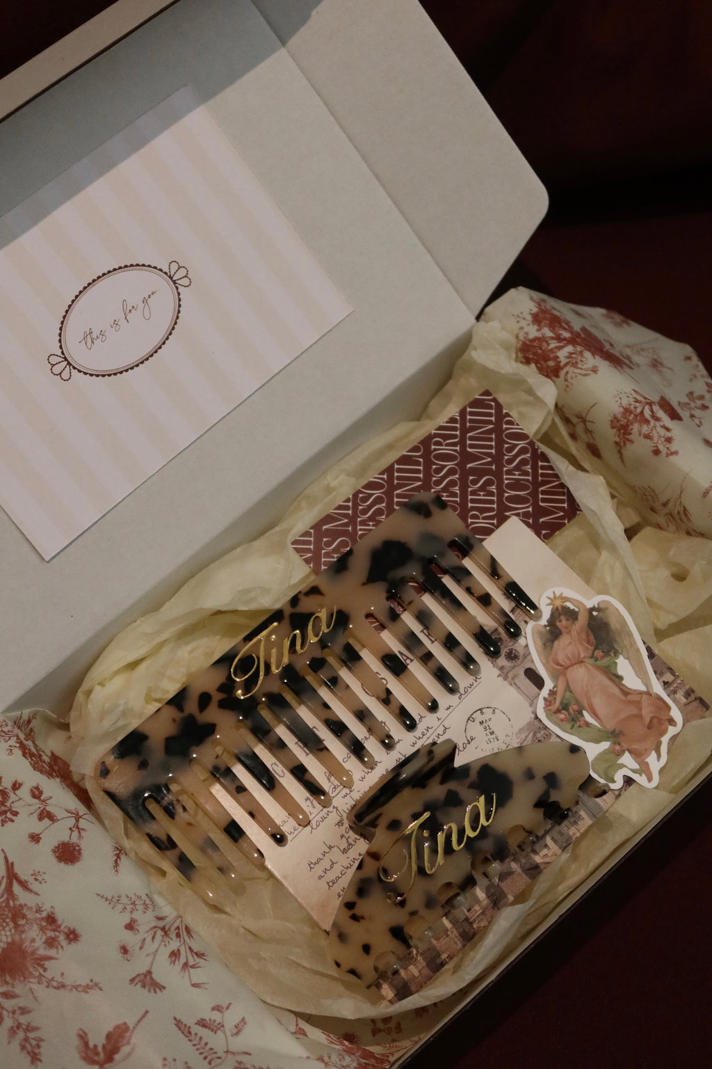 White Pearl Comb