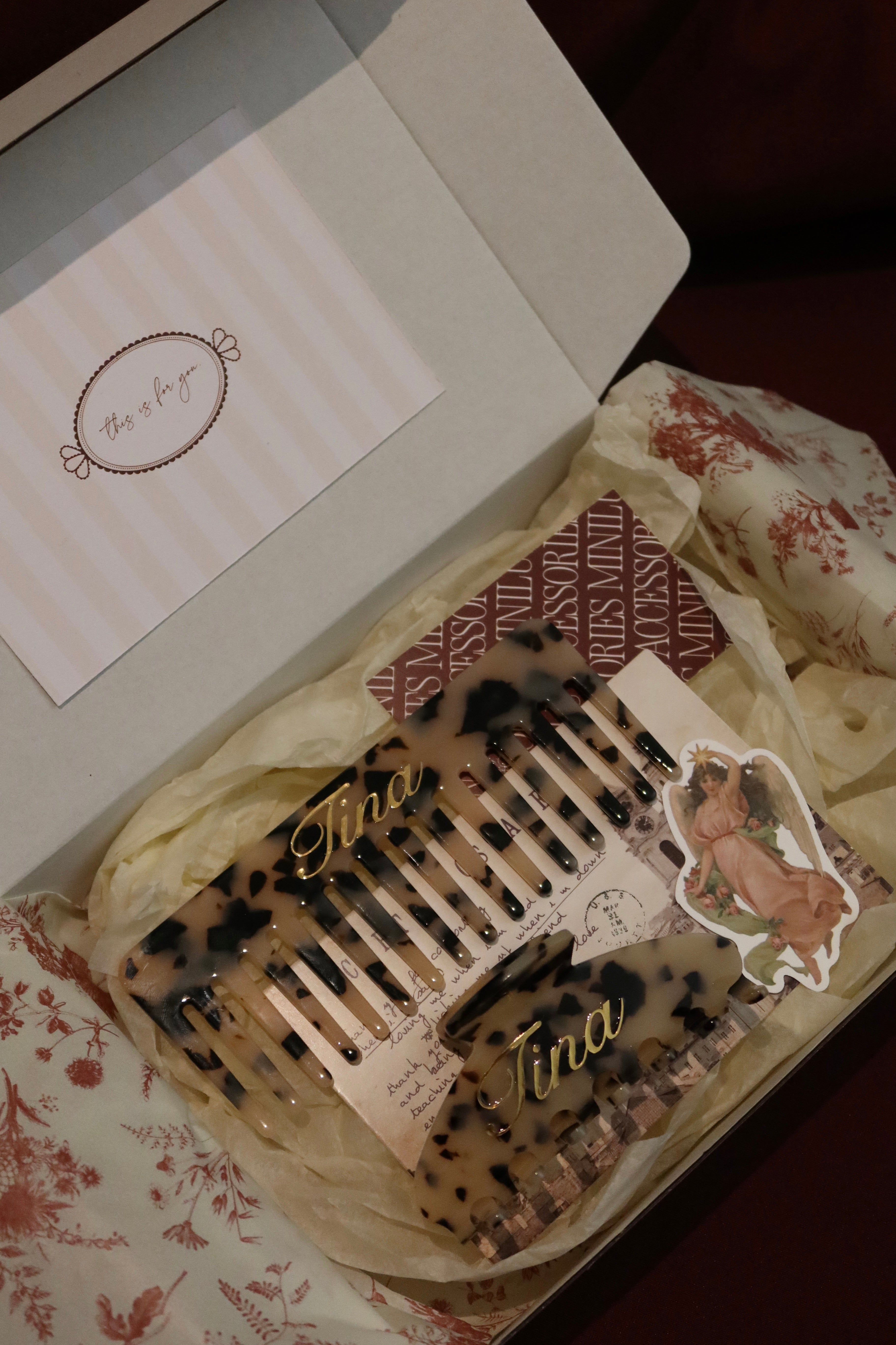 White Pearl Comb